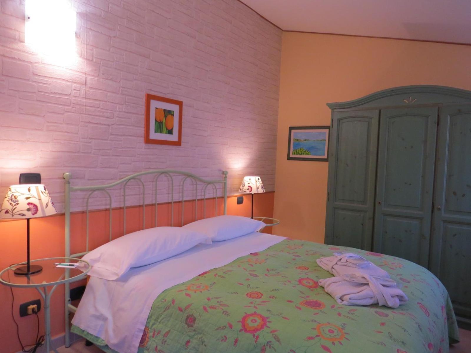 B&B Dei Doria & Suite Дольчеаккуа Экстерьер фото