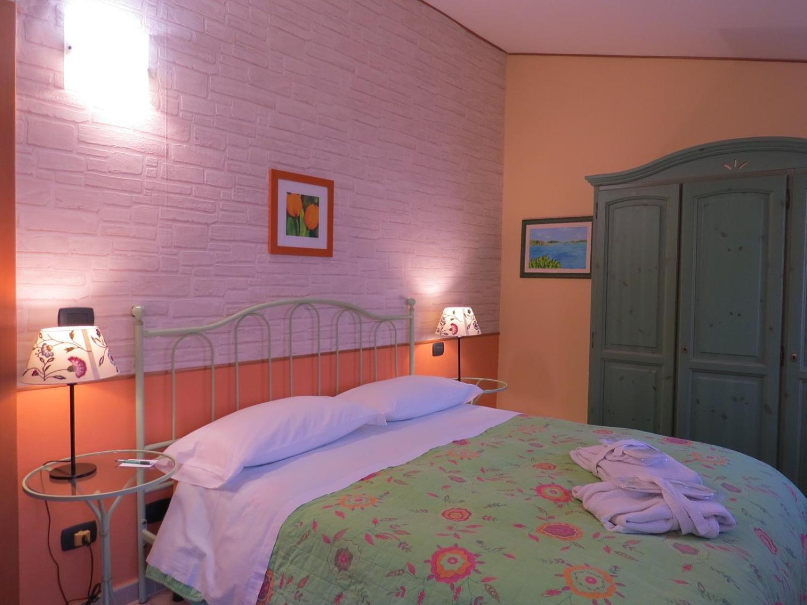 B&B Dei Doria & Suite Дольчеаккуа Экстерьер фото
