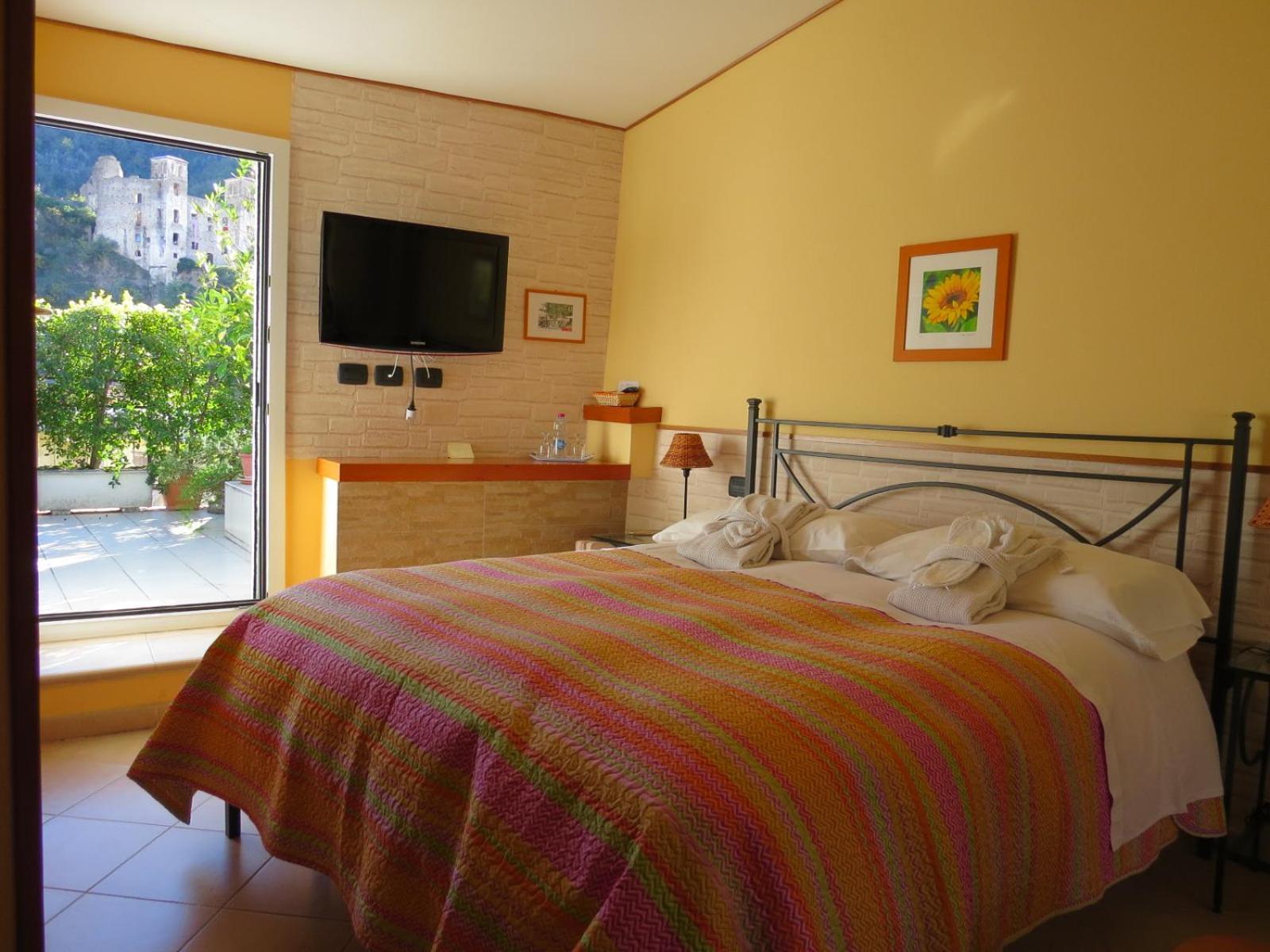 B&B Dei Doria & Suite Дольчеаккуа Экстерьер фото